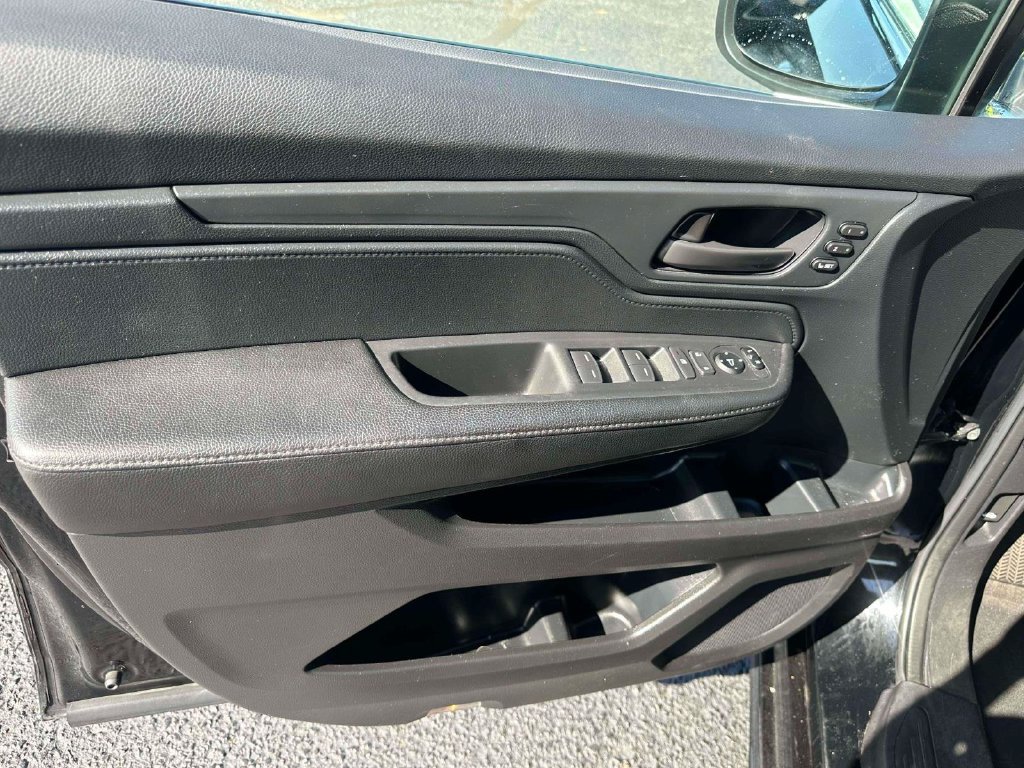 Used 2023 Honda Odyssey Sport image 16