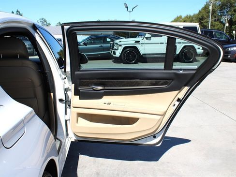 Used 2013 BMW 740Li image 33