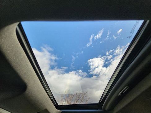 Used 2022 GMC Sierra 1500 AT4 image 25