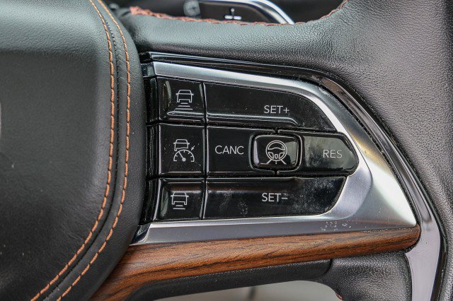 Used 2022 Jeep Grand Cherokee Summit w/ Adv Protech Group IV AWD/4WD image 31