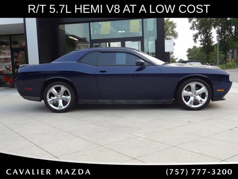 Used 2013 Dodge Challenger R/T RWD image 3