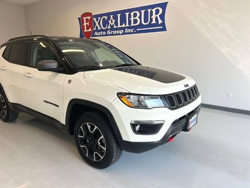 Used 2021 Jeep Compass Trailhawk AWD/4WD image 2