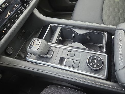 Used 2025 Nissan Pathfinder SV AWD/4WD image 25