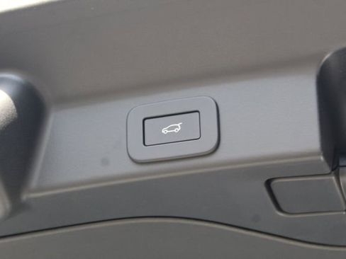 New 2026 Jaguar F-PACE R-Dynamic S image 13