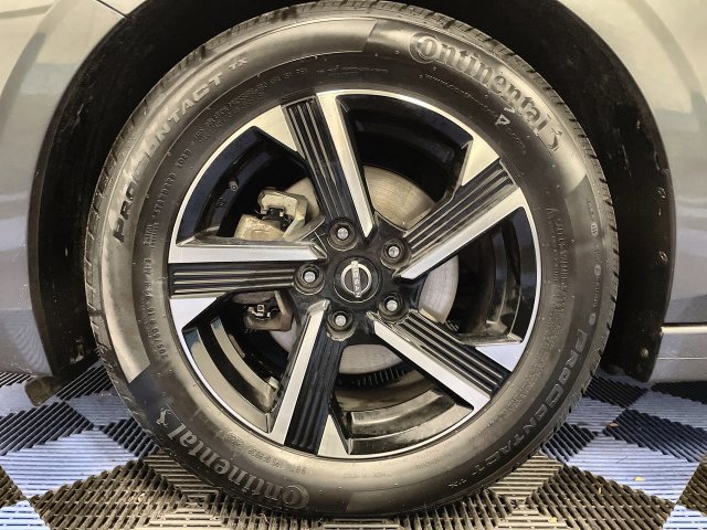 Used 2024 Nissan Sentra SV FWD image 10