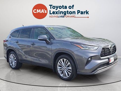 Used 2024 Toyota Highlander Platinum AWD/4WD image 7