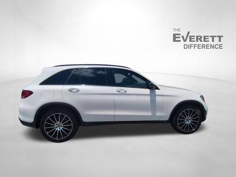 Used 2021 Mercedes-Benz GLC 300 4MATIC image 3