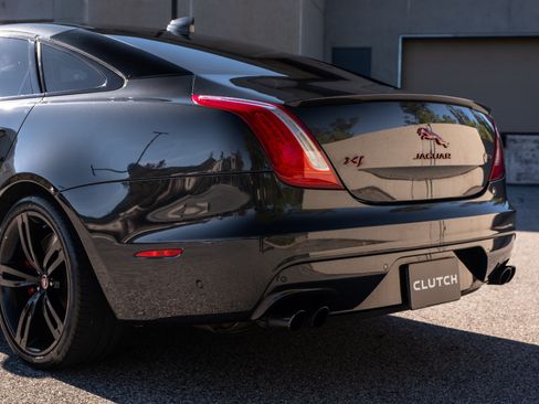 Used 2017 Jaguar XJ R RWD image 14