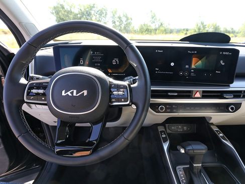 Certified 2025 Kia Sorento S w/ Panoramic Sunroof Package FWD image 14