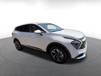 Used 2025 Kia Sportage LX video 2