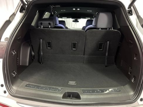 Used 2023 Buick Enclave Essence FWD image 25