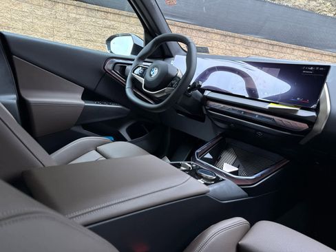 Used 2025 BMW X3 xDrive30i w/ Convenience Package image 11