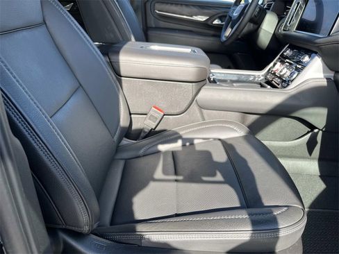 Used 2024 GMC Yukon XL Denali image 24