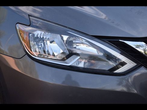 Used 2017 Nissan Sentra SV w/ Driver's Assist Package image 42