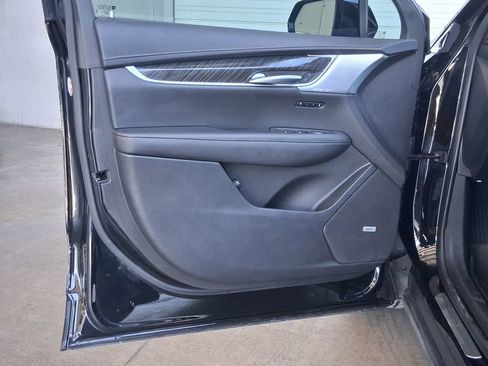 Used 2022 Cadillac XT6 Premium Luxury FWD image 17