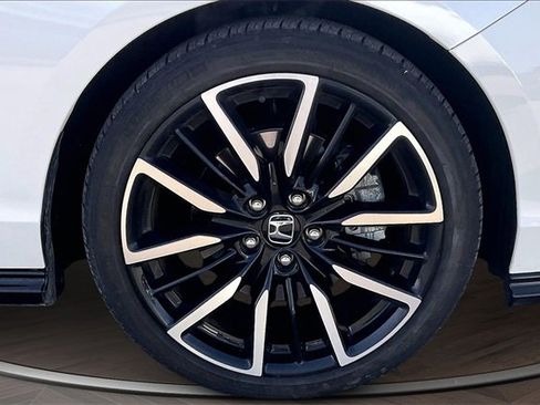 Used 2023 Honda Accord Touring image 9