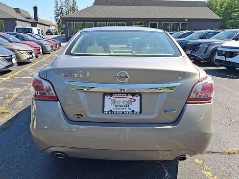 Used 2013 Nissan Altima 2.5 S FWD image 21