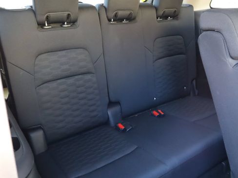 Used 2025 Nissan Pathfinder S FWD image 19