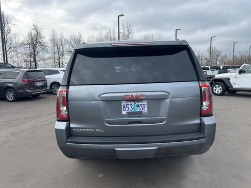 Used 2020 GMC Yukon XL SLT image 5