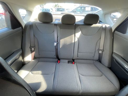 Used 2025 Kia K4 LXS image 41