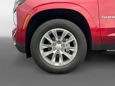 Used 2025 Chevrolet Suburban Premier w/ Sun And Tow Package AWD/4WD image 15