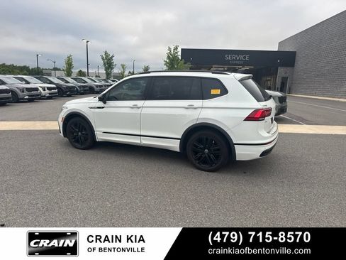 Used 2022 Volkswagen Tiguan SE R-Line FWD image 4