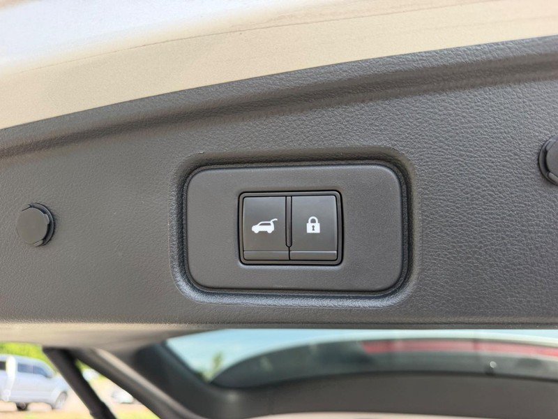 Used 2023 Nissan Pathfinder Platinum AWD/4WD image 6