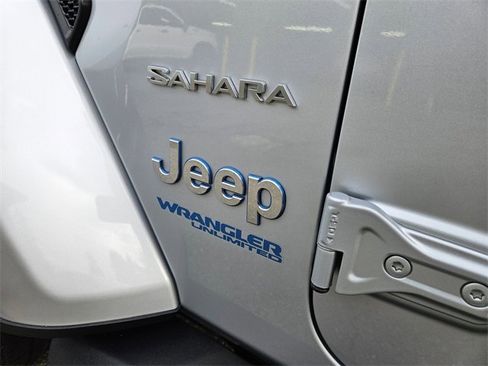 Used 2022 Jeep Wrangler Unlimited Sahara image 10