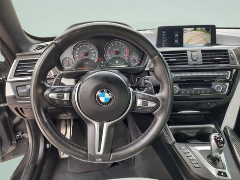 Used 2018 BMW M4 Convertible RWD image 10