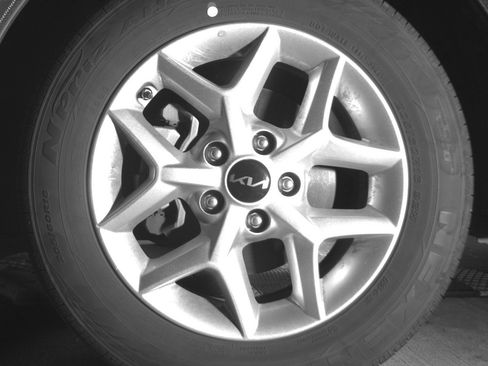 Used 2025 Kia Soul LX w/ LX Technology Package FWD image 12