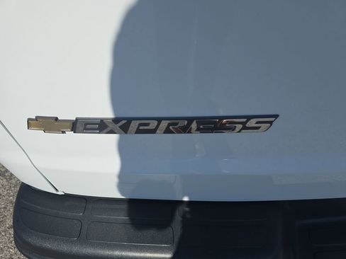Used 2024 Chevrolet Express 3500 LT w/ LT Preferred Equipment Group RWD image 9