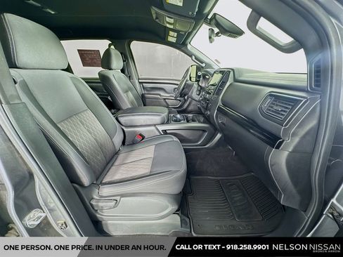 Used 2024 Nissan Titan SV image 26