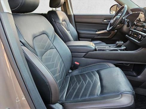 Used 2024 Nissan Pathfinder Platinum w/ Cargo Package image 22