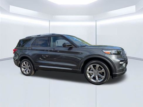 Used 2020 Ford Explorer Platinum w/ Premium Technology Package AWD/4WD image 2