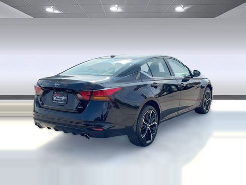 New 2025 Nissan Altima 2.5 SR w/ SR Premium Package image 9