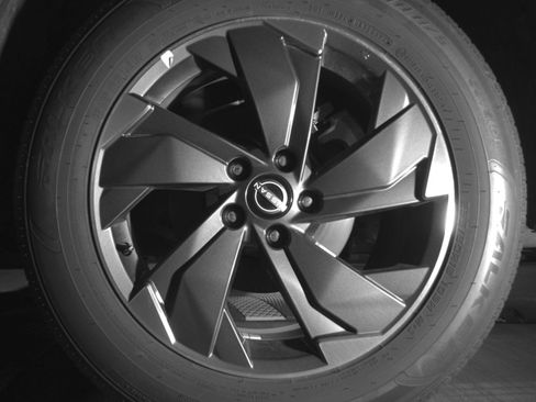 Used 2025 Nissan Rogue SV FWD image 11
