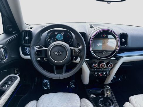 Used 2024 MINI Cooper Countryman S w/ Premium Package FWD image 18
