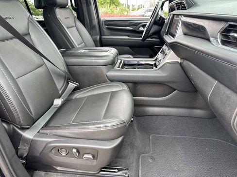 Used 2021 GMC Yukon Denali w/ Denali Premium Package RWD image 11