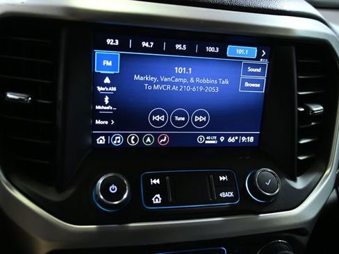 Used 2023 GMC Acadia SLT image 32