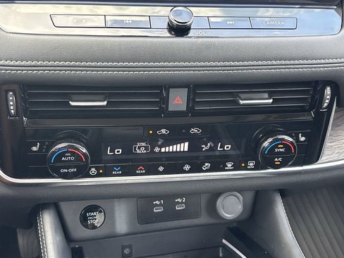 Used 2022 Nissan Rogue Platinum w/ Head-Up Display Package AWD/4WD image 24