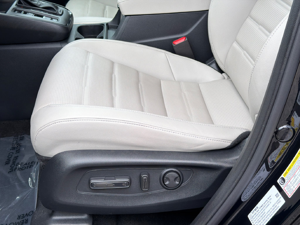 Used 2025 Honda CR-V EX-L image 17