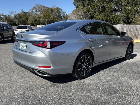 Used 2025 Lexus ES 350 w/ Premium Package image 5
