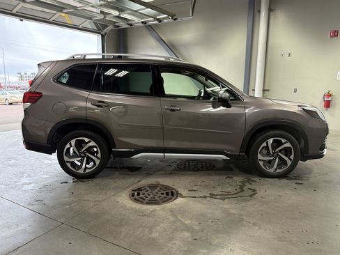 Used 2023 Subaru Forester Touring AWD/4WD image 8