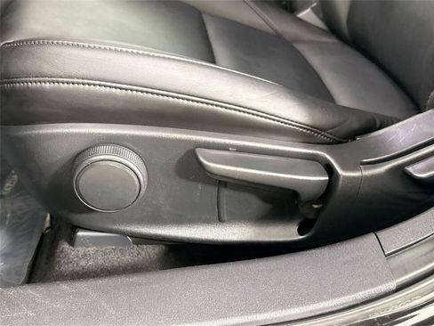 Certified 2024 MAZDA MAZDA3 s FWD image 28