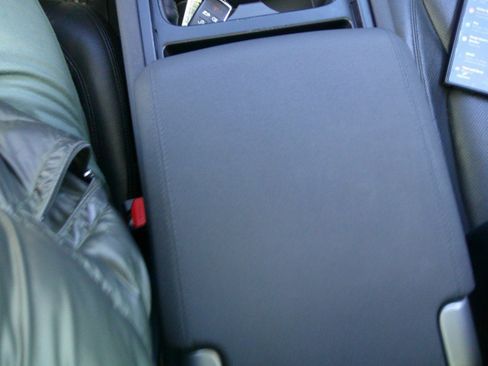 Used 2023 Land Rover Defender 110 S image 81