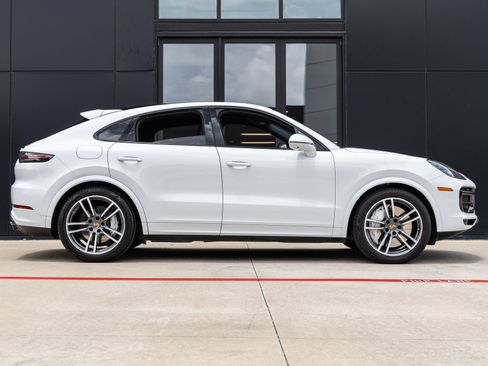 Certified 2020 Porsche Cayenne Turbo AWD/4WD image 12