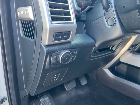 Used 2015 Ford F150 Platinum w/ Equipment Group 701A Luxury AWD/4WD image 23