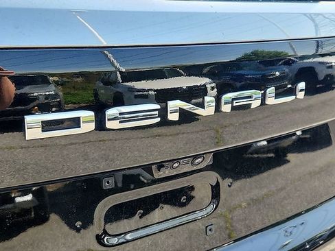 Certified 2025 GMC Yukon XL Denali w/ Denali Reserve Package AWD/4WD image 31