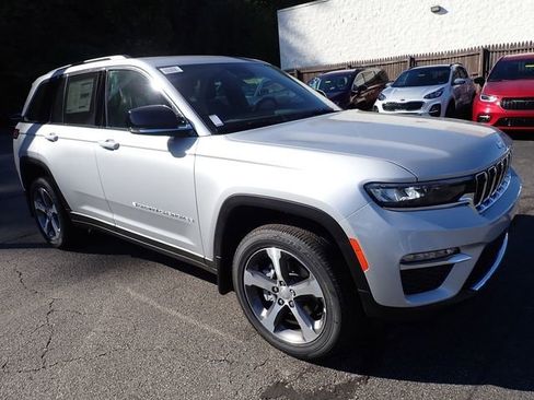 New 2025 Jeep Grand Cherokee Limited w/ MOPAR Finishing Package image 9