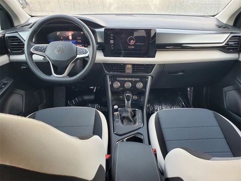 New 2025 Volkswagen Taos SE image 6